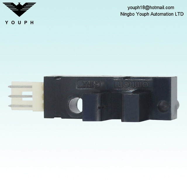 OMRON EE-SX3009-P1 Photoelectric Switch