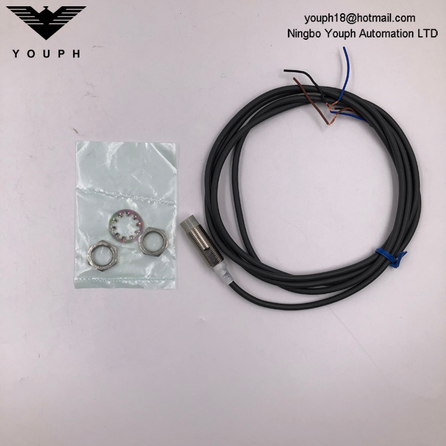 OMRON E2E-X5MF1-Z E2E NEXT Series DC Power Proximity Sensor