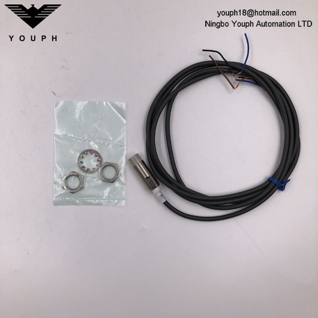 OMRON E2E-X5MF1-Z E2E NEXT Series DC Power Proximity Sensor