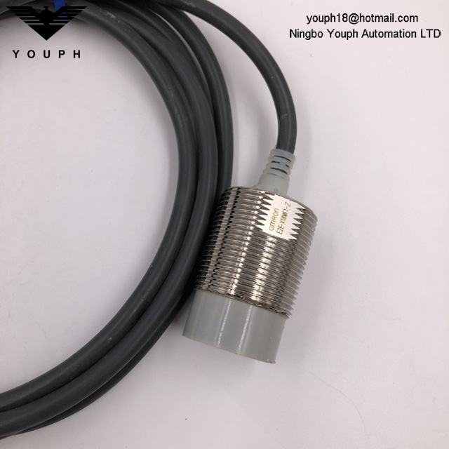 OMRON E2E-X18MF1-Z E2E NEXT Series DC Power Proximity Sensor