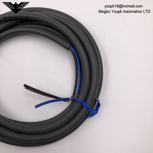 OMRON E2E-X10MF1-Z E2E NEXT Series DC Power Proximity Sensor