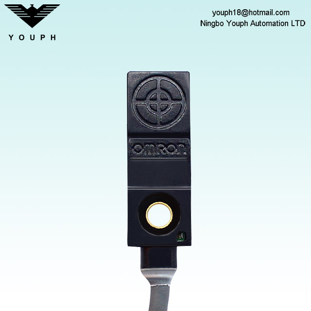OMRON TL-W3MB1 PNP Proximity Sensor Switch