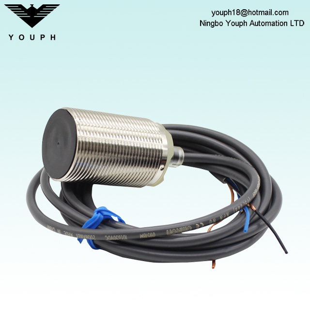 OMRON E2B-M30KN20 E2B-M30-KS15-WZ-C1 Proximity Sensor