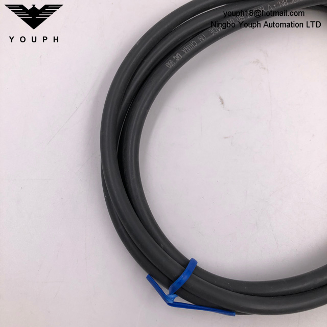 OMRON E2E-X18MF1-Z E2E NEXT Series DC Power Proximity Sensor