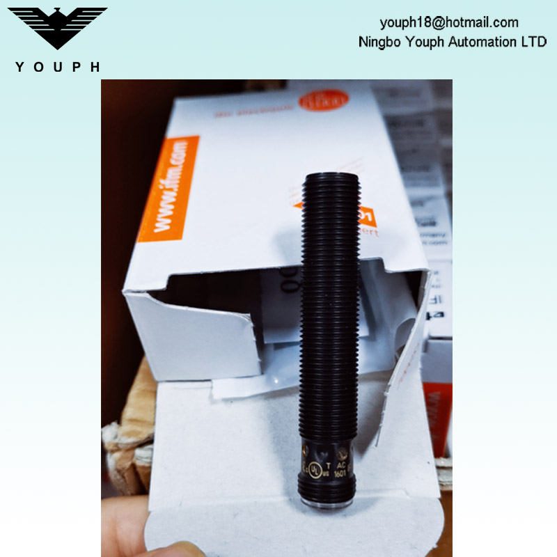 IFM IFW200 IFK3003BBPKG/K1/SC/US104 Inductive Sensor