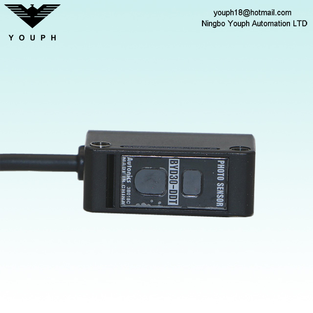 Autonics BYD30-DDT Convergent reflective Amplifier Photoelectric Sensor