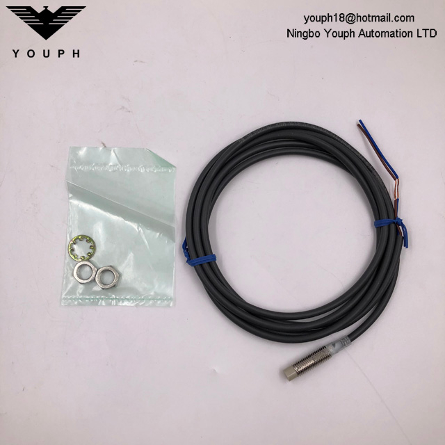 OMRON E2E-X4MD1-Z E2E NEXT Series DC 3 wire Proximity Sensor
