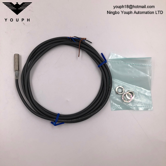 OMRON E2E-X1R5E2-Z E2E NEXT Series Proximity Sensor