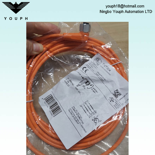 IFM EVT004 ADOAH040VAS0005E04 with Socket Connecting Cable