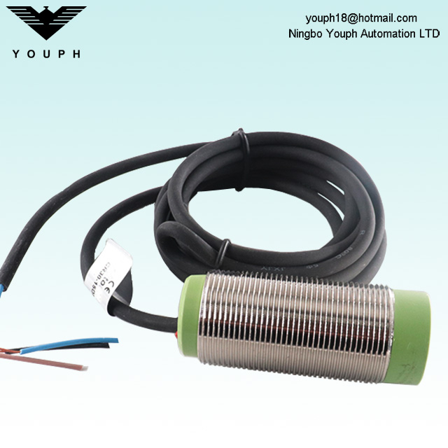 Autonics CR30-15AC M30 Normally closed CYLINDRICAL AC Proximity Sensor