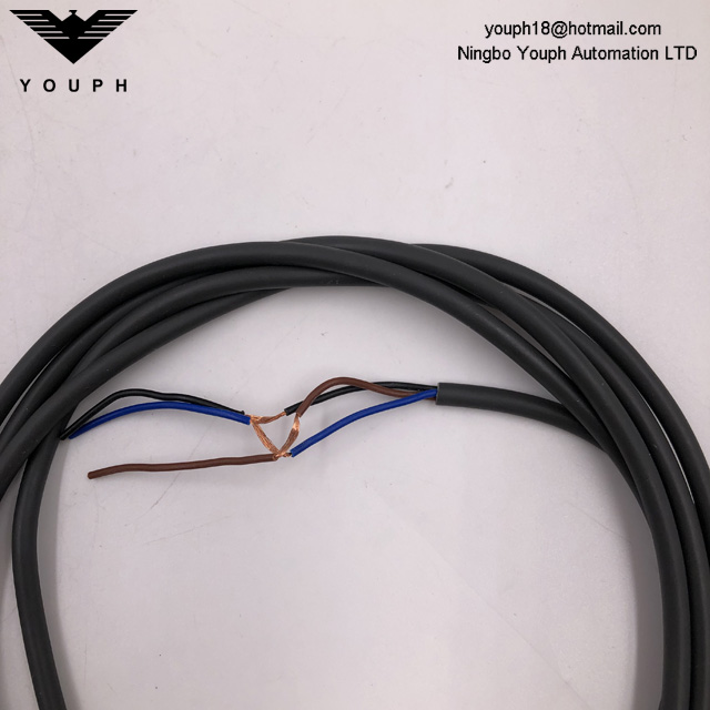 OMRON E2E-X5MF1-Z E2E NEXT Series DC Power Proximity Sensor