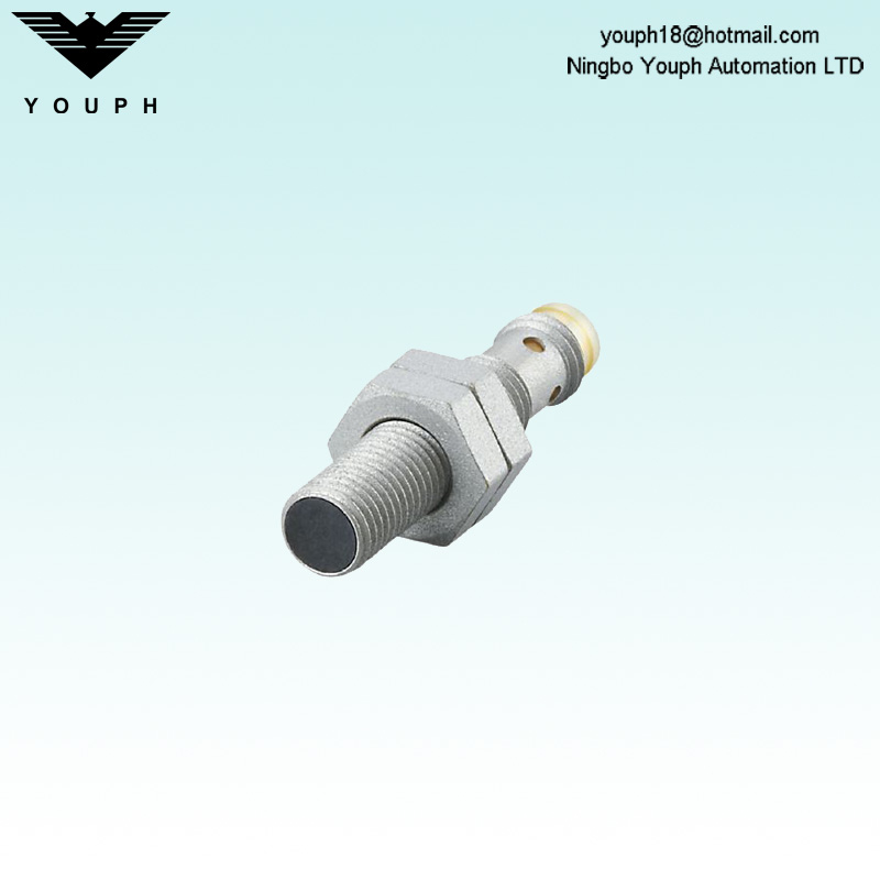 IFM IEW200 IEB3003BBPKG/V4A/SC/K1/AS Inductive Sensor