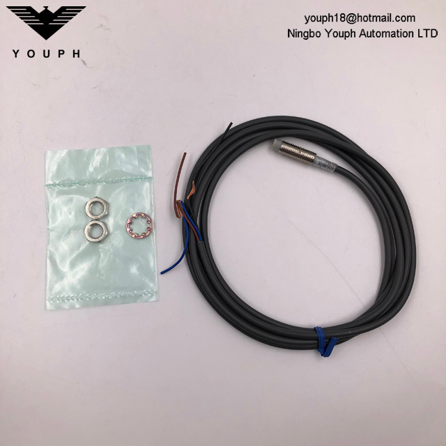 OMRON E2E-X2ME1-Z E2E NEXT Series Proximity Sensor