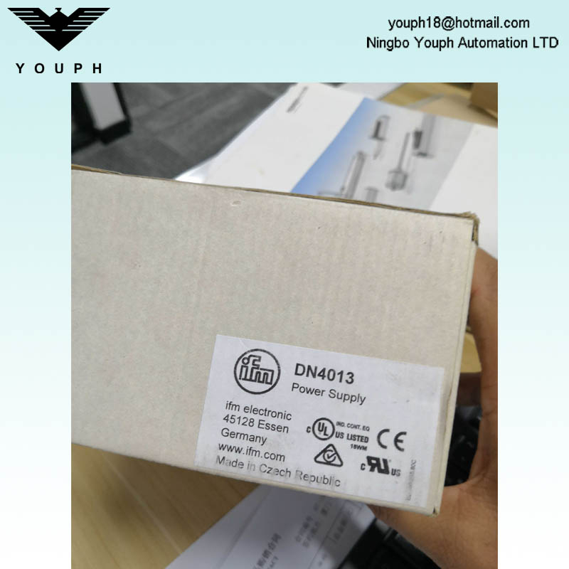 IFM DN4013 Switched-mode 24 V DC Power Supply 