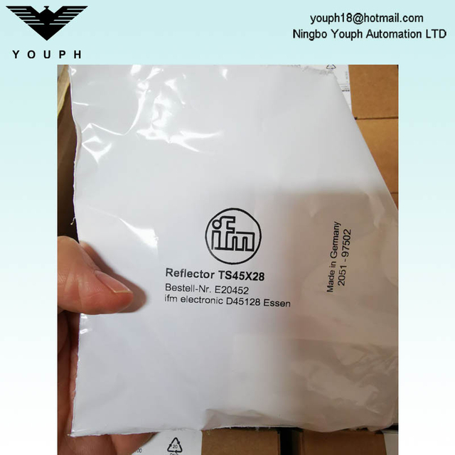 IFM E20452 REFLECTOR TS-45x28 Retro-reflective Sensors Reflector