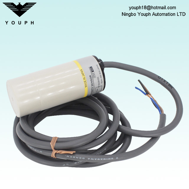 OMRON E2K-C25ME2 E2K-C25MF1 Capacitive Proximity Switch