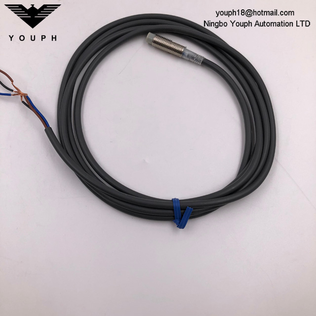 OMRON E2E-X2ME1-Z E2E NEXT Series Proximity Sensor