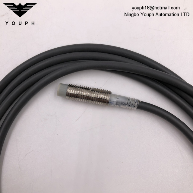 OMRON E2E-X2ME1-Z E2E NEXT Series Proximity Sensor