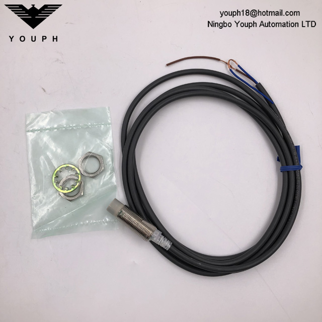 OMRON E2E-X8MD1-Z E2E NEXT Series DC Power Proximity Sensor