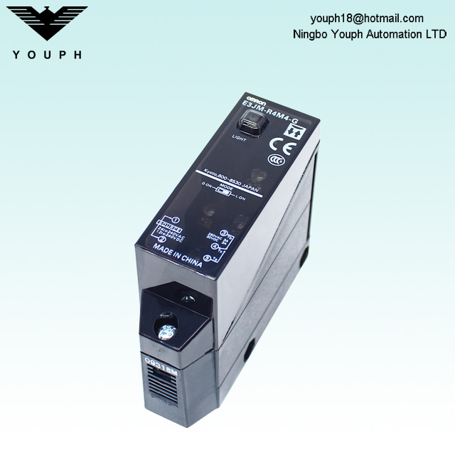OMRON E3JM-R4M4-G Photoelectric switch
