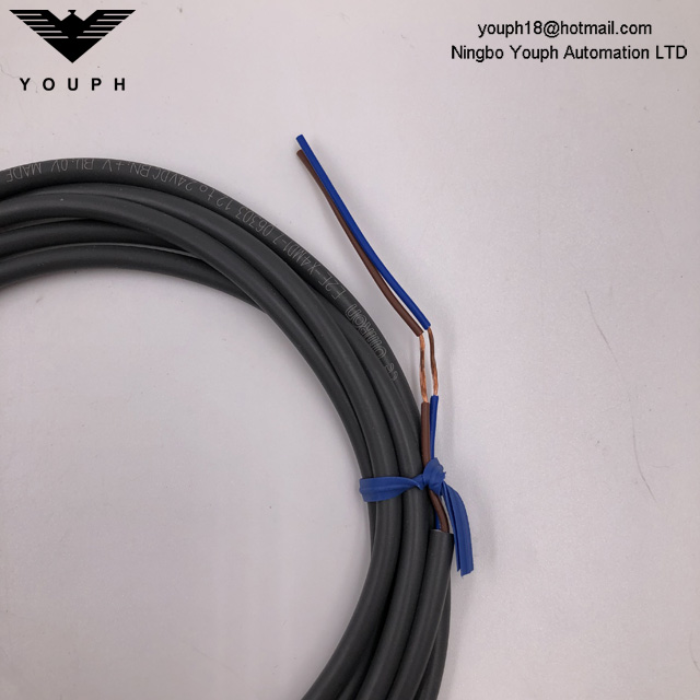 OMRON E2E-X4MD1-Z E2E NEXT Series DC 3 wire Proximity Sensor