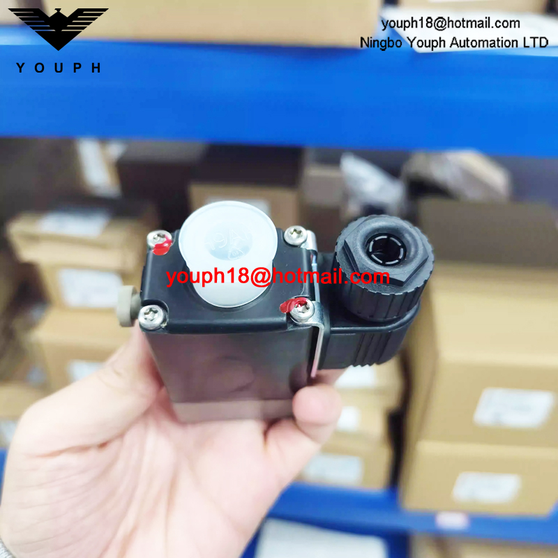 Burkert 00180496 G1/4 0330A Direct-acting 2/2-way Normally closed Solenoid valve