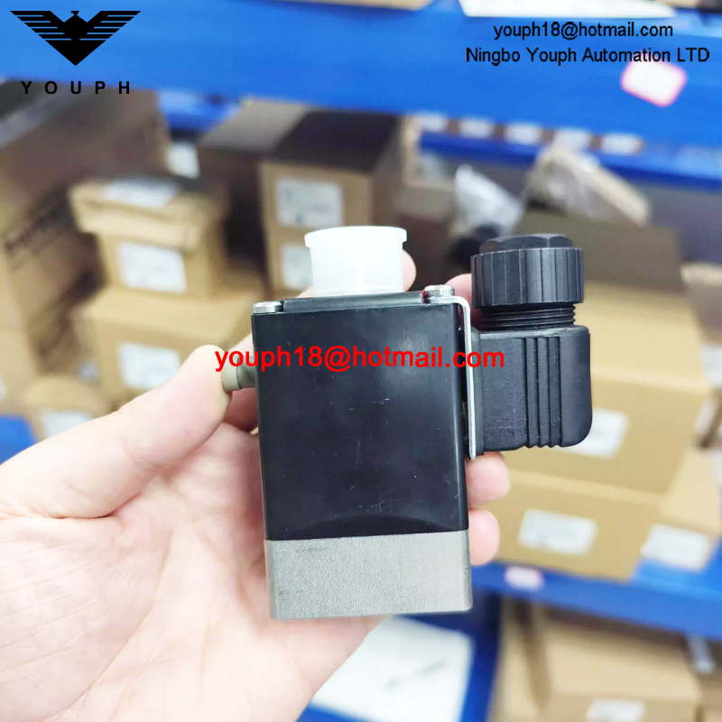 Burkert 00180496 G1/4 0330A Direct-acting 2/2-way Normally closed Solenoid valve
